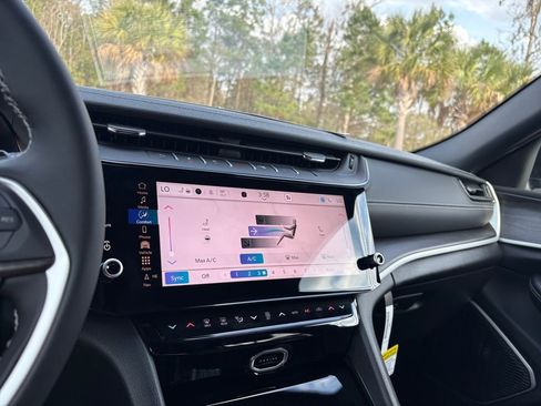 New 2026 Jeep Grand Cherokee Limited w/ Luxury Tech Group II image 27