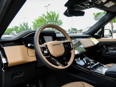 New 2026 Land Rover Range Rover Sport Dynamic SE AWD/4WD image 3