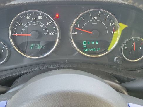Used 2015 Jeep Wrangler Unlimited Rubicon w/ Connectivity Group AWD/4WD image 30
