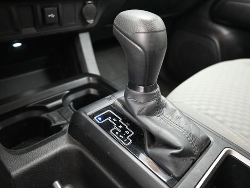 Used 2021 Toyota Tacoma SR AWD/4WD image 32