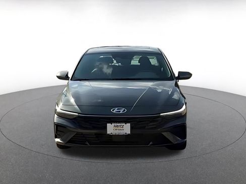 Used 2025 Hyundai Elantra SEL image 4