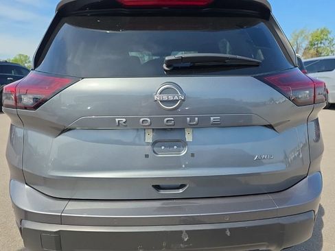 Used 2024 Nissan Rogue S image 6