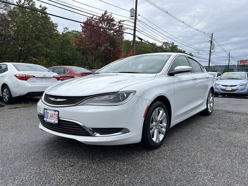 Used 2016 Chrysler 200 Limited w/ Convenience Group image 1