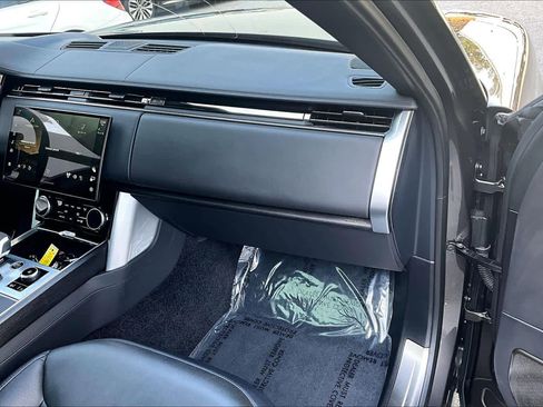 Used 2023 Land Rover Range Rover Long Wheelbase First Edition image 18