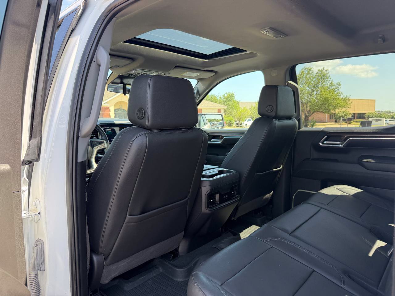 Used 2024 Chevrolet Silverado 1500 LT Trail Boss w/ Convenience Package II AWD/4WD image 22