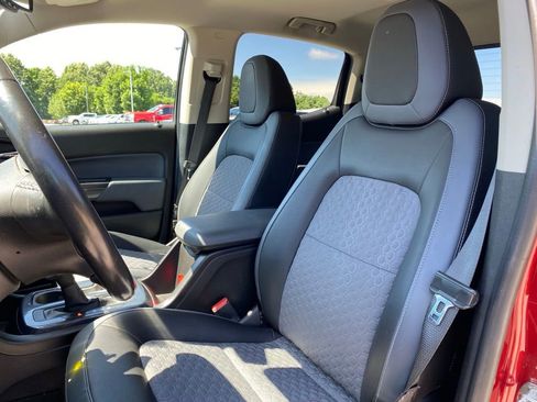 Used 2015 Chevrolet Colorado Z71 AWD/4WD image 16