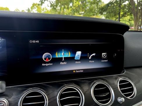 Used 2020 Mercedes-Benz E 350 4MATIC Sedan image 43