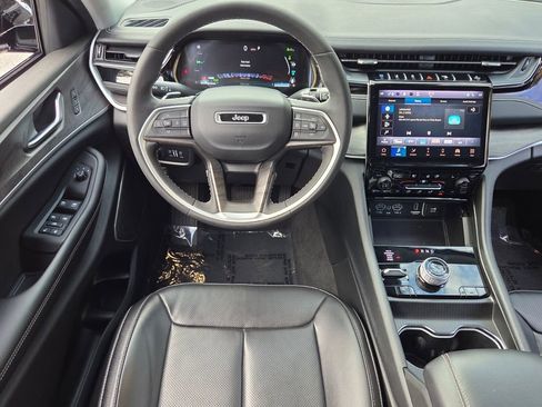 Used 2023 Jeep Grand Cherokee 4WD 4xe w/ Luxury Tech Group II image 11