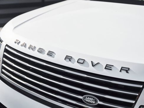 Used 2024 Land Rover Range Rover SV AWD/4WD image 7