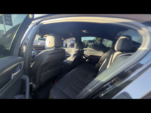 Used 2022 BMW 530i w/ M Sport Package RWD image 7