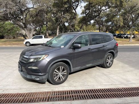 Used 2017 Honda Pilot EX image 1