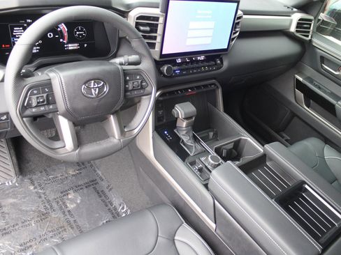 Used 2026 Toyota Tundra Limited AWD/4WD image 22