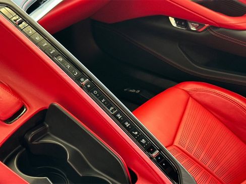 Used 2022 Chevrolet Corvette Stingray w/ Z51 Performance Package image 14