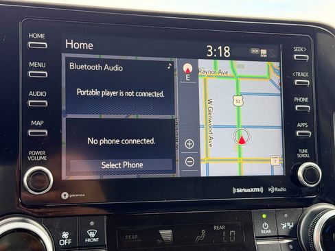 Used 2020 Toyota Highlander XLE FWD image 46