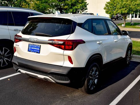 Used 2022 Kia Seltos LX AWD/4WD image 5