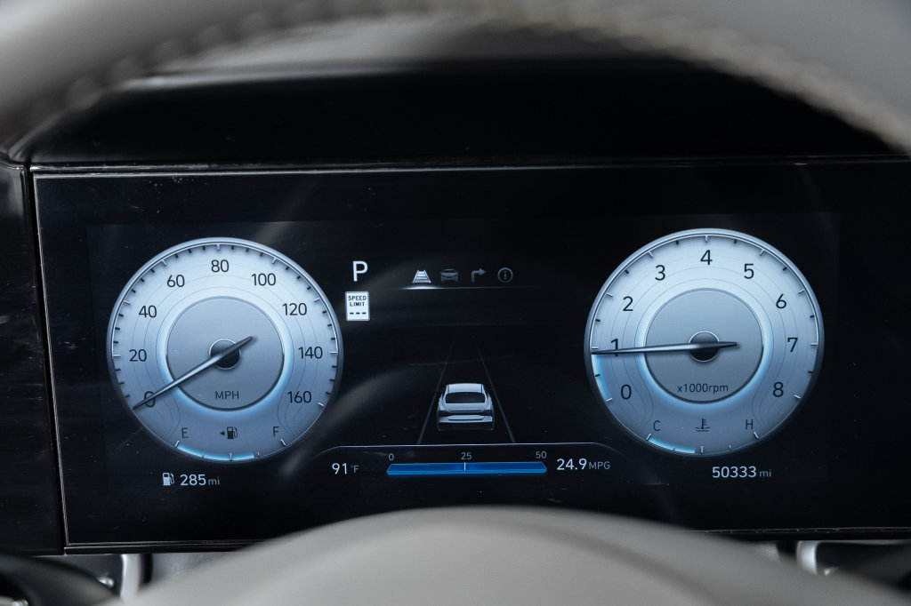 Certified 2025 Hyundai Elantra SEL FWD image 28