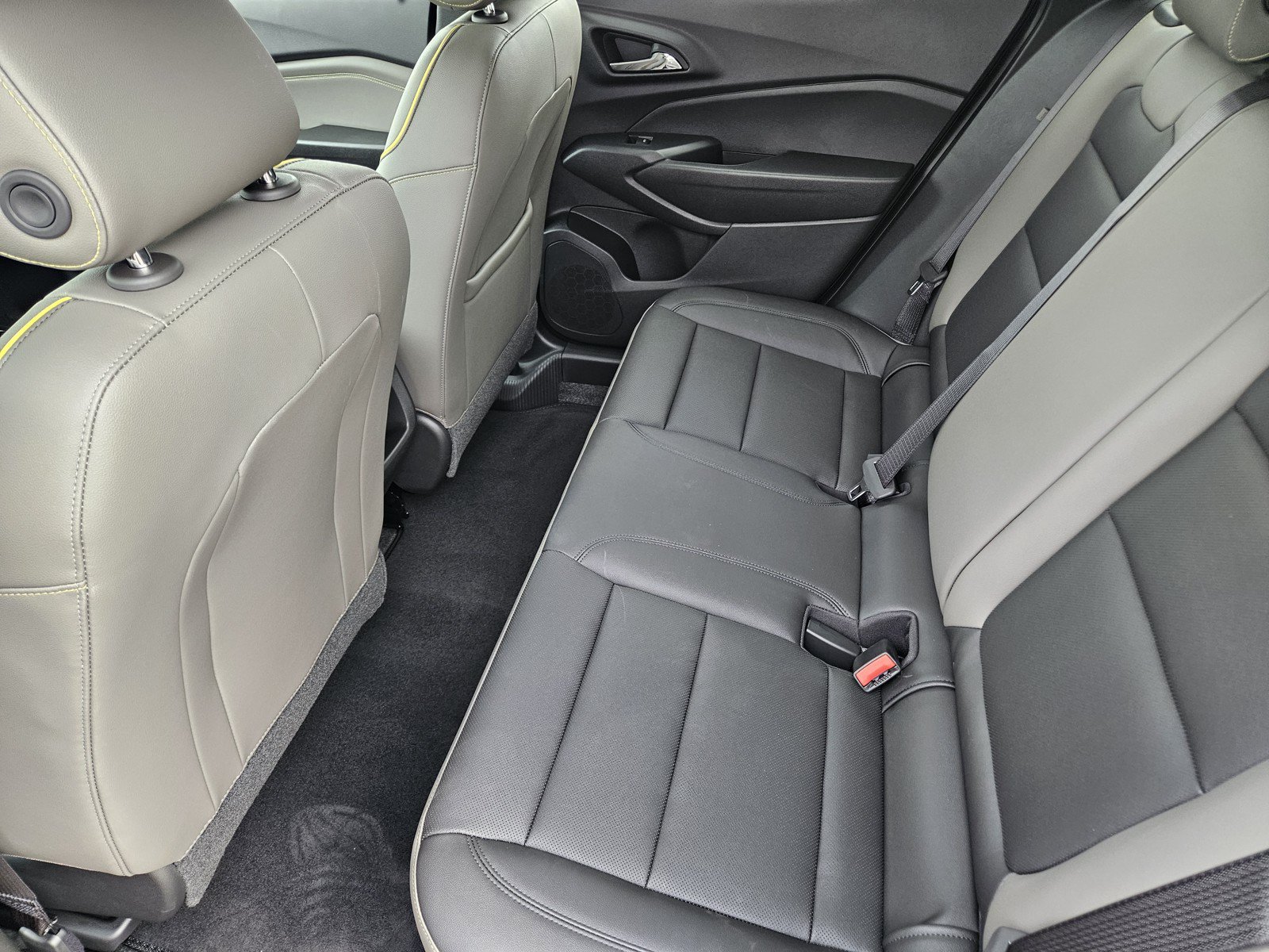 New 2026 Chevrolet Trax ACTIV w/ Driver Confidence Package FWD image 19