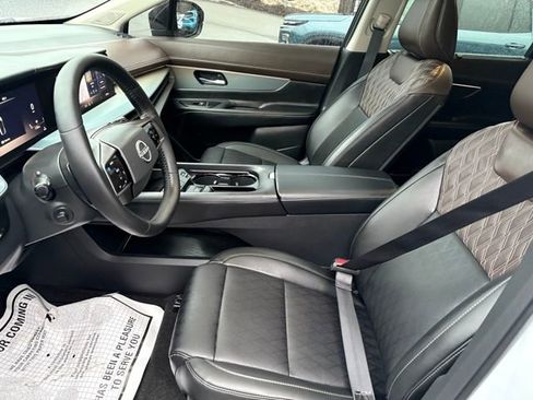 Certified 2025 Nissan Murano Platinum w/ Cargo Package image 9