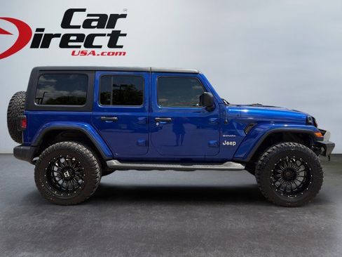 Used 2019 Jeep Wrangler Unlimited Sahara AWD/4WD image 13