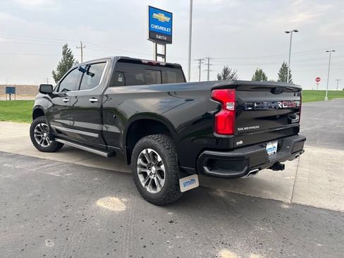 Used 2022 Chevrolet Silverado 1500 High Country w/ Technology Package AWD/4WD image 5