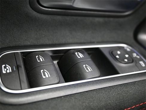 Used 2023 Mercedes-Benz CLA 250 4MATIC image 35