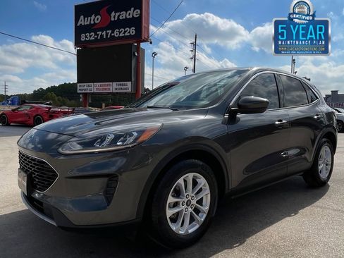 Used 2020 Ford Escape SE image 1