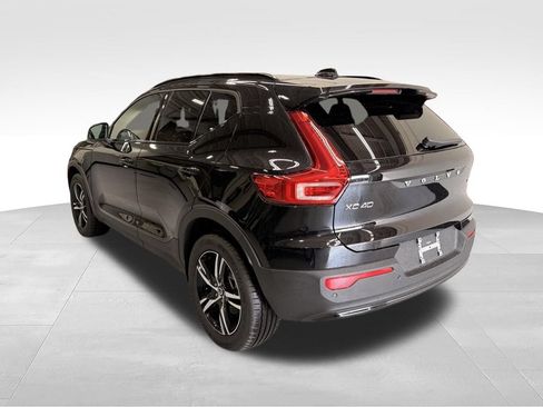 Used 2026 Volvo XC40 B5 Core AWD/4WD image 3