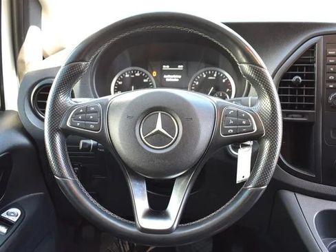 Used 2020 Mercedes-Benz Metris image 16