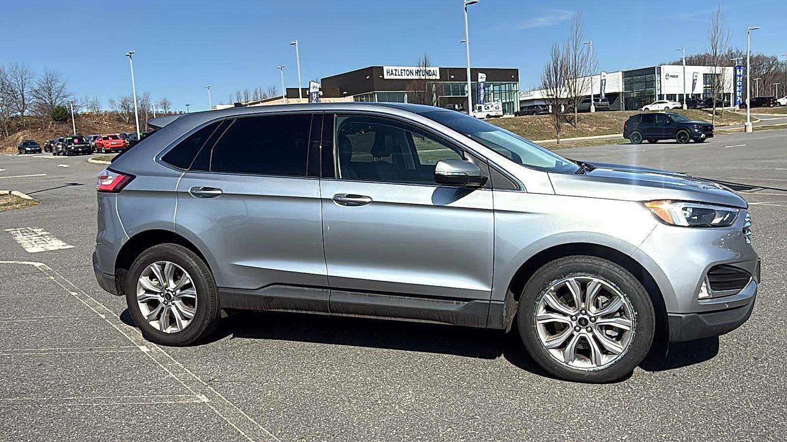 Used 2024 Ford Edge Titanium AWD/4WD image 3