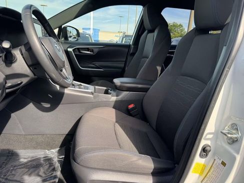 Used 2022 Toyota RAV4 SE w/ SE Grade Weather Package image 12