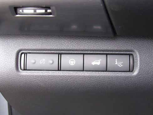 Used 2022 Nissan Pathfinder SL AWD/4WD image 37