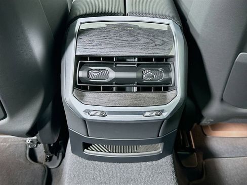 New 2026 BMW 760i xDrive w/ Executive Package image 18