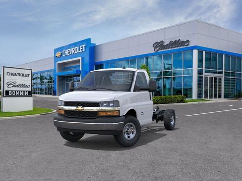 New 2025 Chevrolet Express 3500 Work Van w/ Power Convenience Package image 8