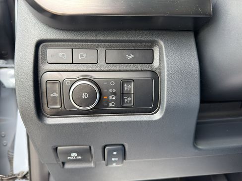 Used 2024 Ford F350 Lariat w/ Lariat Ultimate Package AWD/4WD image 17