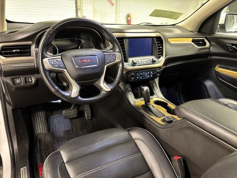 Used 2019 GMC Acadia Denali w/ Technology Package FWD image 29