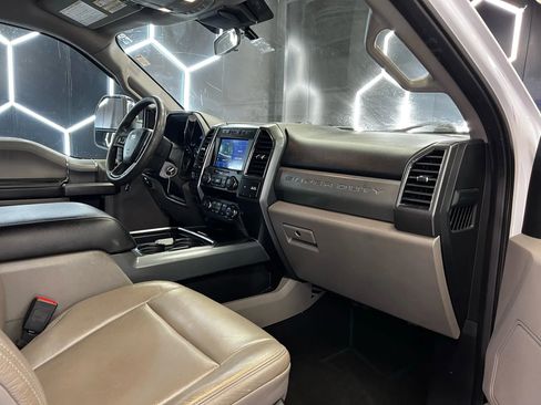 Used 2021 Ford F250 XLT w/ XLT Premium Package AWD/4WD image 17