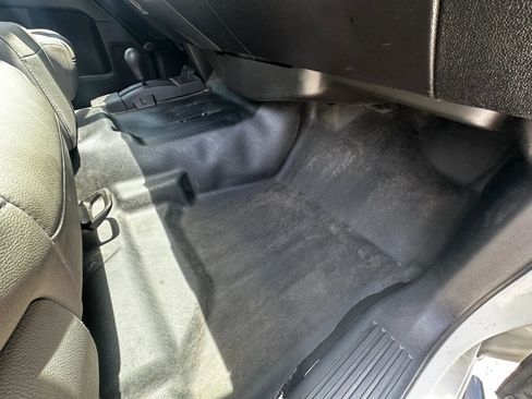 Used 2018 Chevrolet Silverado 2500 W/T AWD/4WD image 40