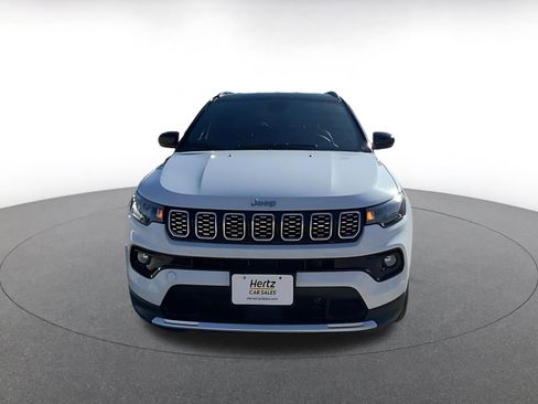 Used 2025 Jeep Compass Limited image 4