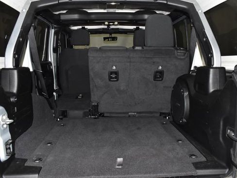 Used 2023 Jeep Wrangler Unlimited Rubicon w/ Xtreme Recon 35" Tire Package image 30