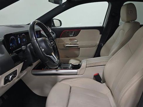 Used 2022 Mercedes-Benz GLA 250 4MATIC w/ Premium Package Lite image 7