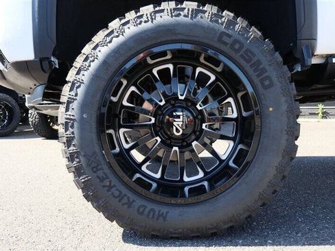 Used 2025 GMC Sierra 3500 Denali Ultimate AWD/4WD image 11