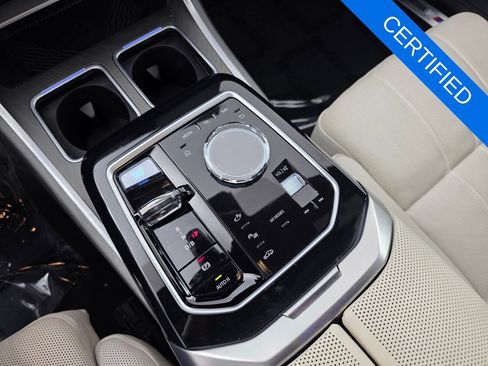 Certified 2023 BMW i7 xDrive60 AWD/4WD image 24