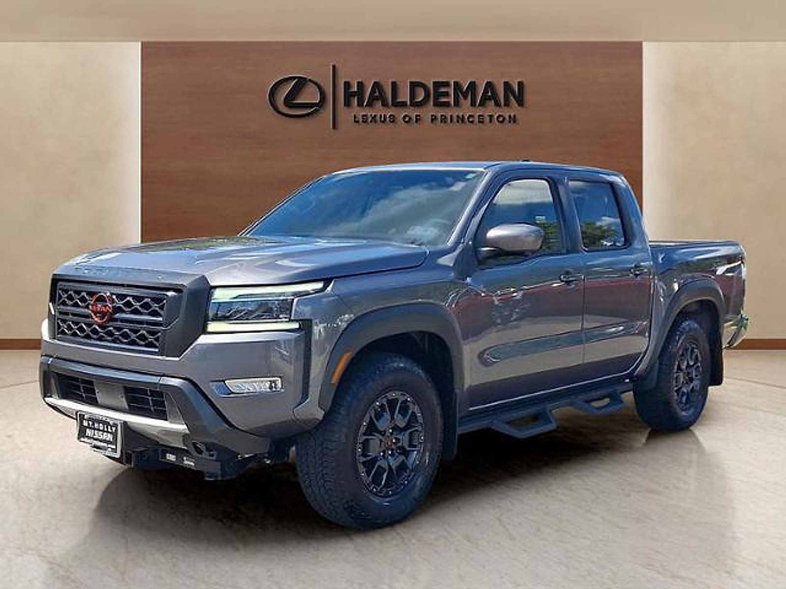 Used 2024 Nissan Frontier PRO-4X w/ Pro Premium Package AWD/4WD image 2