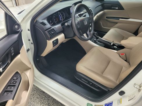 Used 2014 Honda Accord Touring image 18