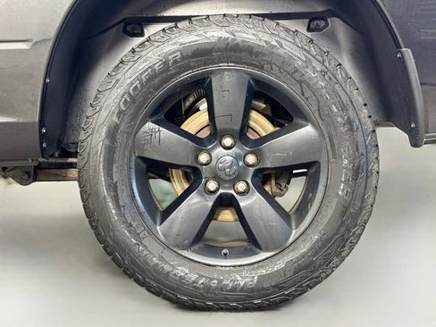 Used 2017 RAM 1500 Express w/ Black Ram 1500 Express Group AWD/4WD image 30
