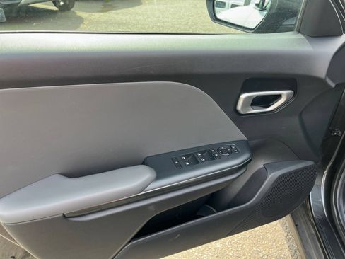 Used 2025 Kia K4 FWD image 18