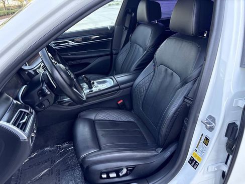 Used 2020 BMW 750i xDrive w/ Autobahn Package AWD/4WD image 25