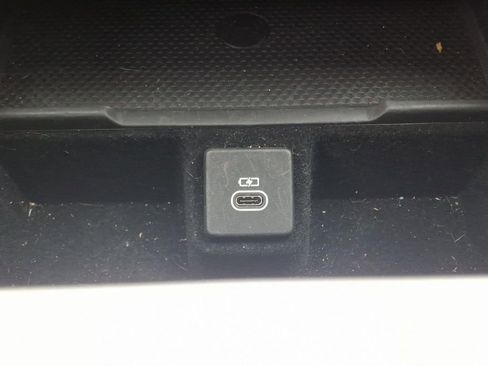 Used 2024 Land Rover Range Rover Long Wheelbase SE image 17