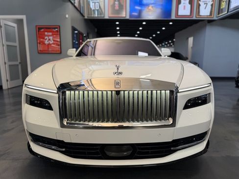 Used 2024 Rolls-Royce Spectre w/ Spectre Launch Package AWD/4WD image 3