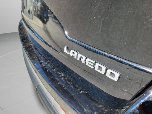 Certified 2025 Jeep Grand Cherokee Laredo w/ Trailer Tow Package AWD/4WD image 30